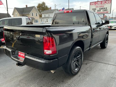 Used 2017 RAM 1500 Express w/ Black Ram 1500 Express Group image 4