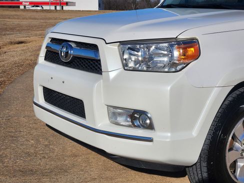 Used 2012 Toyota 4Runner SR5 image 10