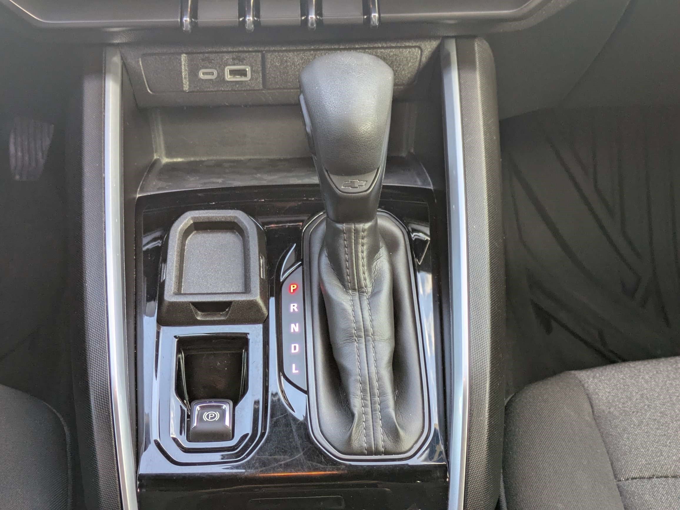 Used 2024 Chevrolet Colorado W/T w/ WT Convenience Package II RWD image 18