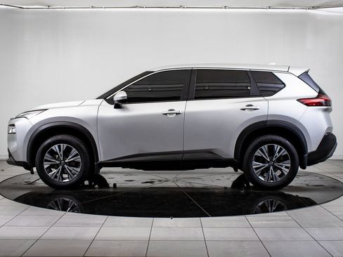 Used 2023 Nissan Rogue SV image 12