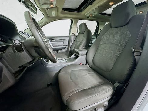 Used 2012 GMC Acadia SLE image 12