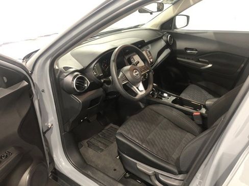 Certified 2023 Nissan Kicks SV image 6