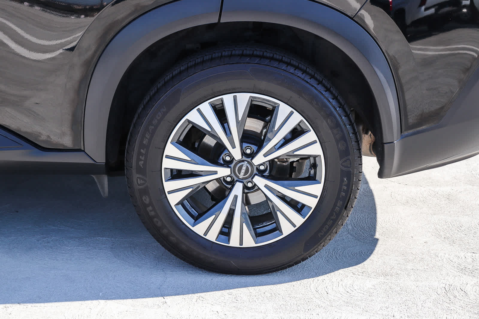 Used 2022 Nissan Rogue SV AWD/4WD image 13
