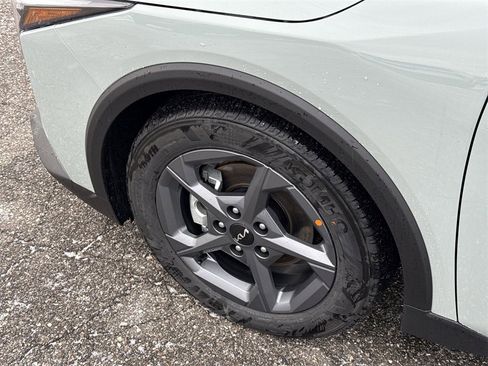 New 2025 Kia K4 LXS image 18