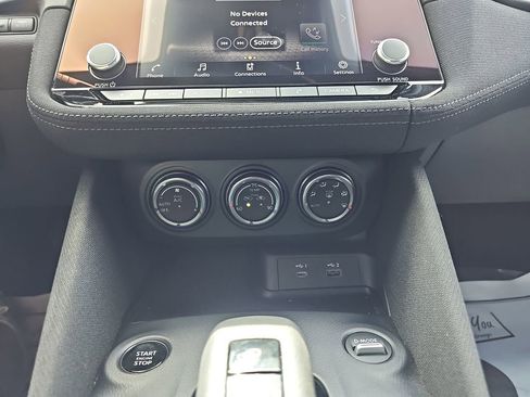 Used 2025 Nissan Z Sport w/ Floor Mat Package image 25