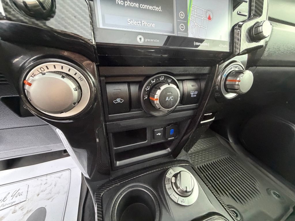 Used 2023 Toyota 4Runner 40th Anniversary SE AWD/4WD image 29
