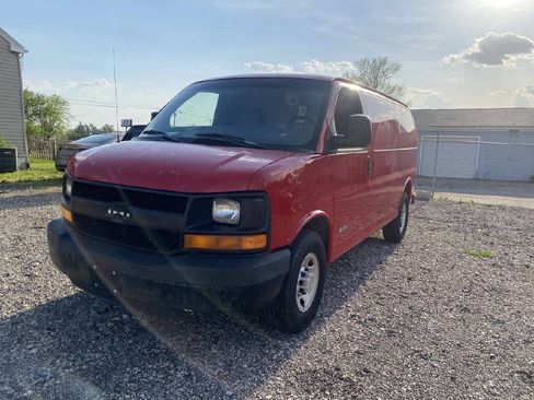 Used 2011 Chevrolet Express 1500 RWD image 1