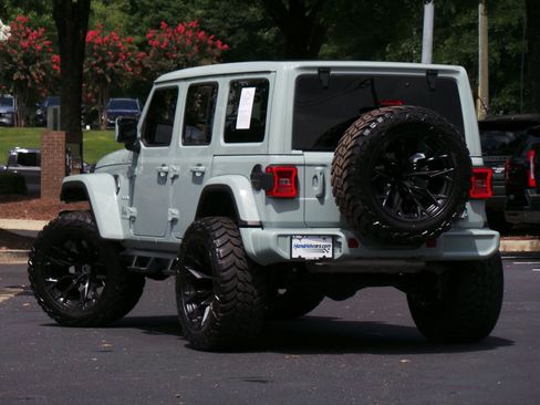 Used 2024 Jeep Wrangler Unlimited Sahara AWD/4WD image 3