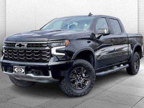 Used 2025 Chevrolet Silverado 1500 ZR2 w/ Technology Package image 13