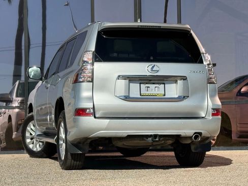 Used 2015 Lexus GX 460 image 9