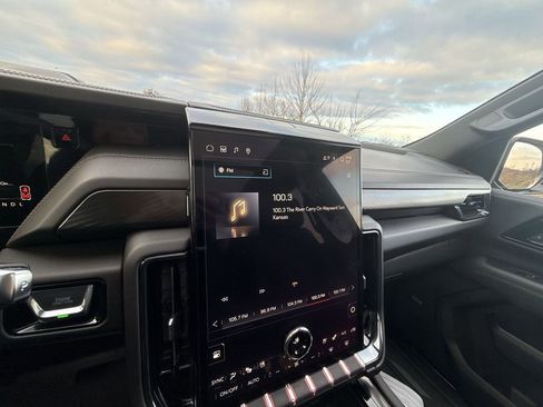 Used 2025 GMC Yukon AT4 image 19