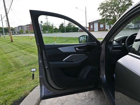 Used 2023 Acura MDX SH-AWD w/ Technology Package image 28