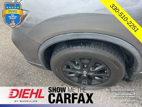 Used 2017 Nissan Rogue SV w/ Midnight Edition Package image 13