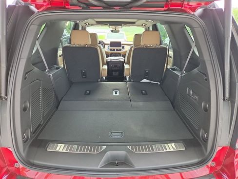 Used 2024 Chevrolet Tahoe Premier w/ Premium Package RWD image 9