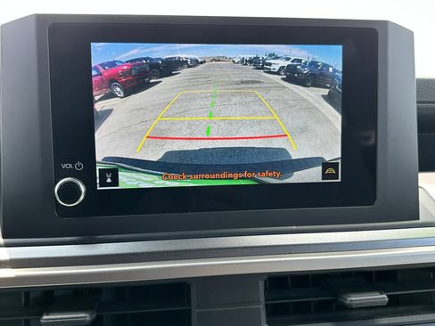 Used 2025 Toyota 4Runner SR5 AWD/4WD image 34