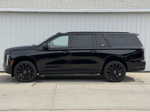 New 2026 Cadillac Escalade ESV Platinum Sport w/ LPO, ONYX Package AWD/4WD image 11