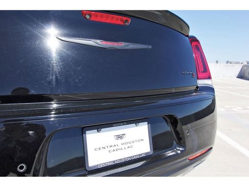 Used 2022 Chrysler 300 S image 29