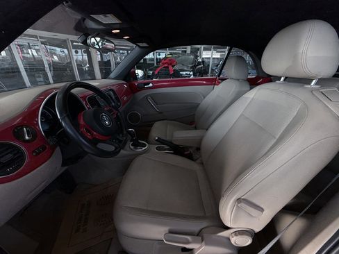 Used 2016 Volkswagen Beetle 1.8T S image 23