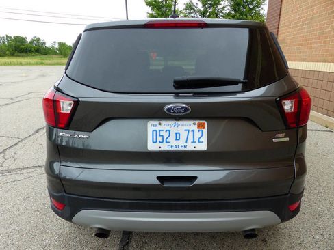 Used 2019 Ford Escape SE FWD image 8