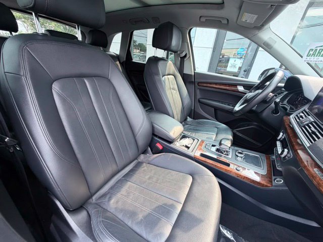 Used 2018 Audi Q5 2.0T Premium Plus w/ Premium Plus Package AWD/4WD image 24