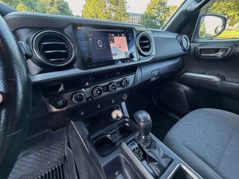 Used 2017 Toyota Tacoma TRD Off-Road w/ Tow Package (A/T) AWD/4WD image 24