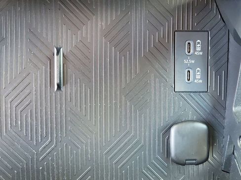 Used 2024 Toyota Tacoma TRD Off-Road AWD/4WD image 31