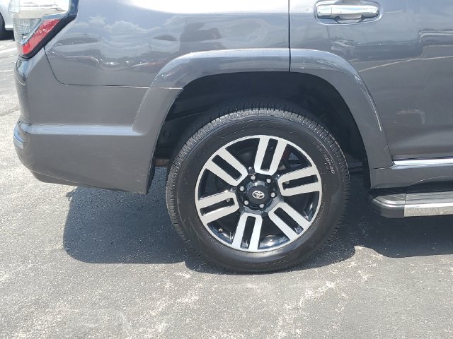 Used 2017 Toyota 4Runner Limited AWD/4WD image 5