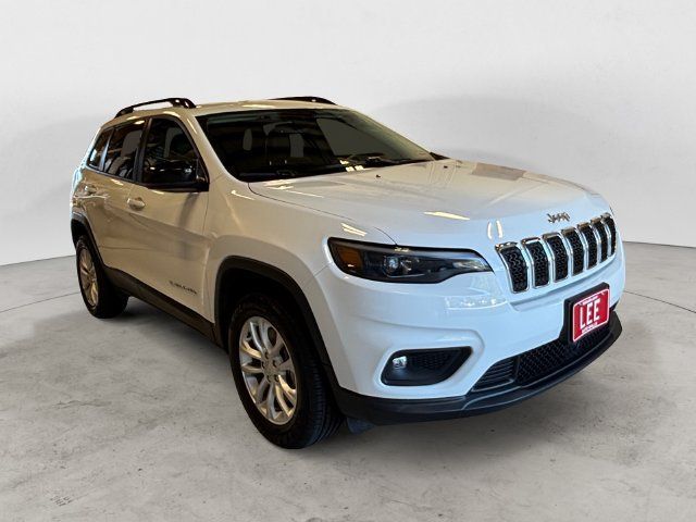 Used 2022 Jeep Cherokee Latitude Lux w/ Mopar Interior Package AWD/4WD image 8