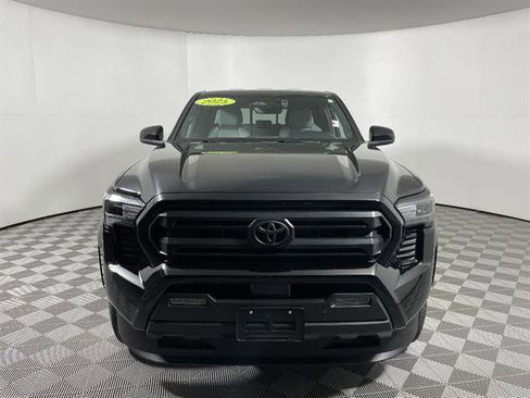 Certified 2025 Toyota Tacoma SR5 w/ SR5 Upgrade Package AWD/4WD image 2