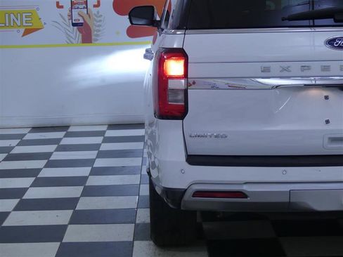 Used 2022 Ford Expedition Max Limited image 32