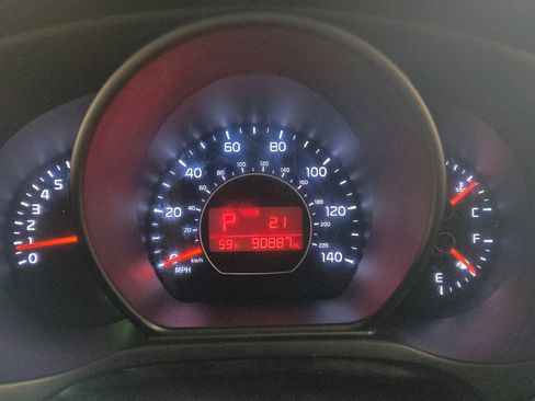 Used 2015 Kia Soul + image 23