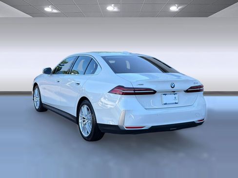 Certified 2025 BMW 540i xDrive AWD/4WD image 3