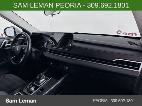 Used 2024 Mitsubishi Outlander SE image 29