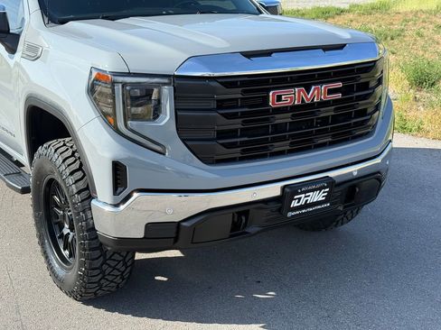 Used 2024 GMC Sierra 1500 Pro w/ Pro Value Package AWD/4WD image 5