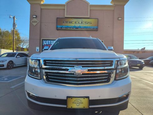 Used 2019 Chevrolet Suburban Premier w/ Premier Plus Edition image 9