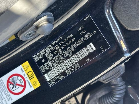 Used 2020 Lexus RX 350L w/ Premium Package image 22