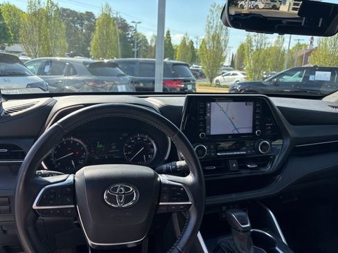 Used 2021 Toyota Highlander XSE image 15