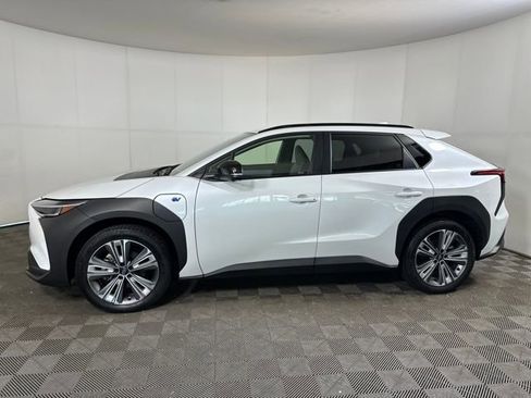 Used 2023 Subaru Solterra AWD image 6