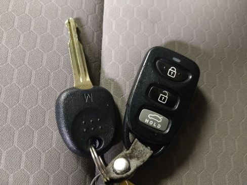 Used 2019 Hyundai Elantra SE FWD image 32