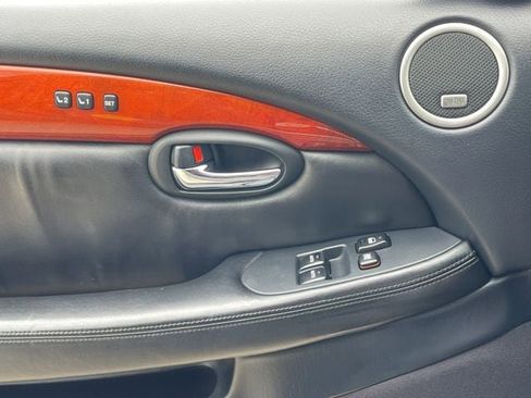 Used 2002 Lexus SC 430 Convertible RWD image 23