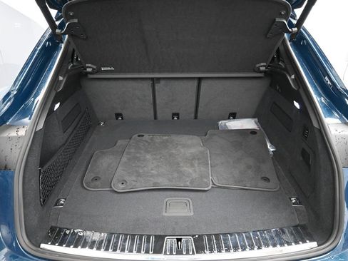 Used 2025 Porsche Cayenne E-Hybrid Coupe image 27