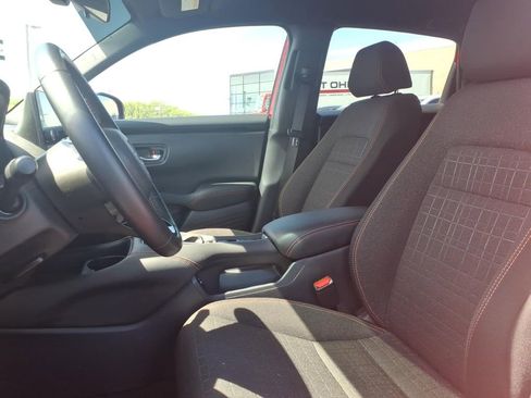 Used 2025 Honda HR-V Sport image 11