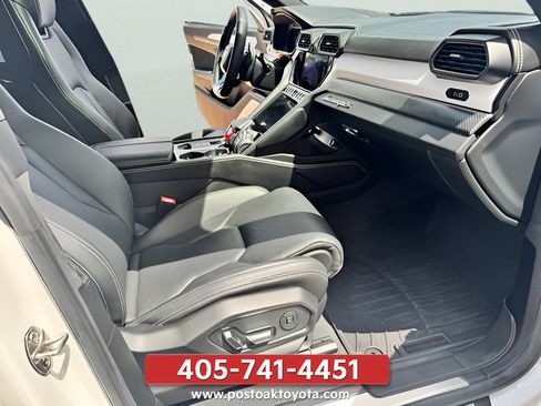 Used 2020 Lamborghini Urus AWD/4WD image 29