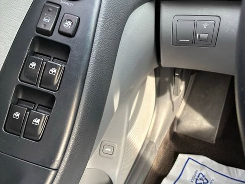 Used 2008 Hyundai Elantra GLS image 23