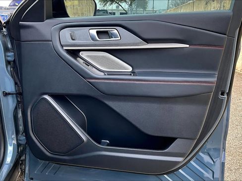 Used 2025 Ford Explorer ST image 25