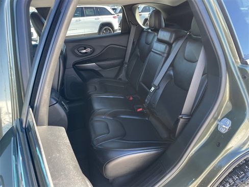 Used 2019 Jeep Cherokee Latitude Plus w/ Cold Weather Group image 37