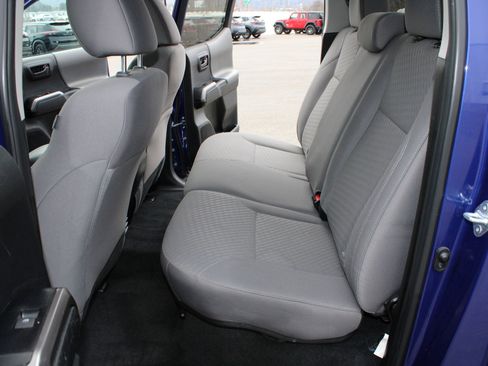 Used 2023 Toyota Tacoma SR5 AWD/4WD image 13