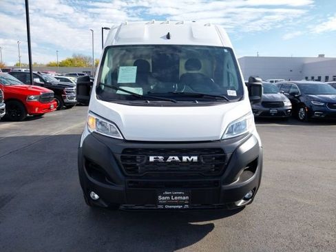 Used 2025 RAM ProMaster 2500 w/ Convenience Group image 4