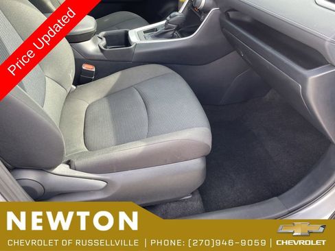 Used 2025 Toyota RAV4 LE FWD image 27