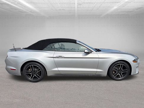 Used 2018 Ford Mustang Premium RWD image 8